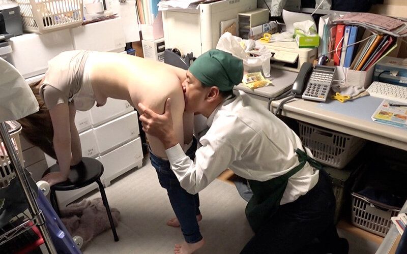 万引き スーパーの人妻たち ●メス堕ちしたミニロリ系人妻 ●気弱でヤラレるがままの美乳妻 ●剛毛マン毛のスレンダー巨尻妻
